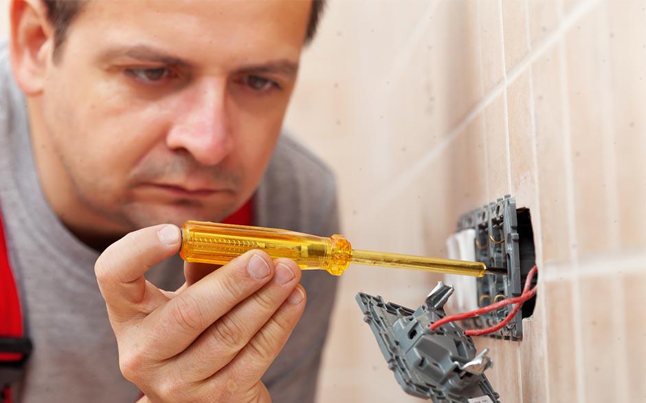 tarif horaire d'un électricien Paris 12